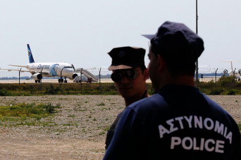 Кипр намерен с 9 июня частично возобновить международное авиасообщение 