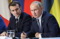 Путін у розмові з Макроном заявив про "деструктивні дії Києва"