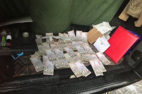 В Виннице двух киберполицейских поймали на взятке 