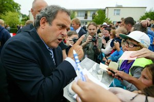 Платини: "Футбол должен оставаться человечным"