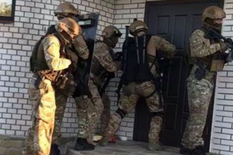 Поліція затримала озброєну банду за вчинення розбійного нападу на підприємця