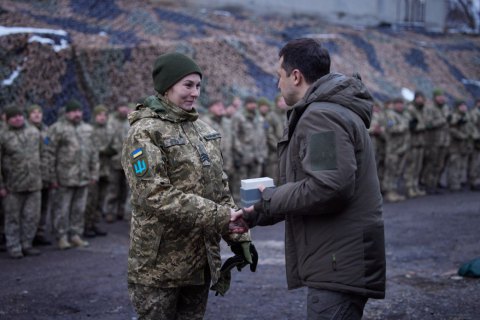 Зеленский присвоил звание генерала семи полковникам ВСУ 