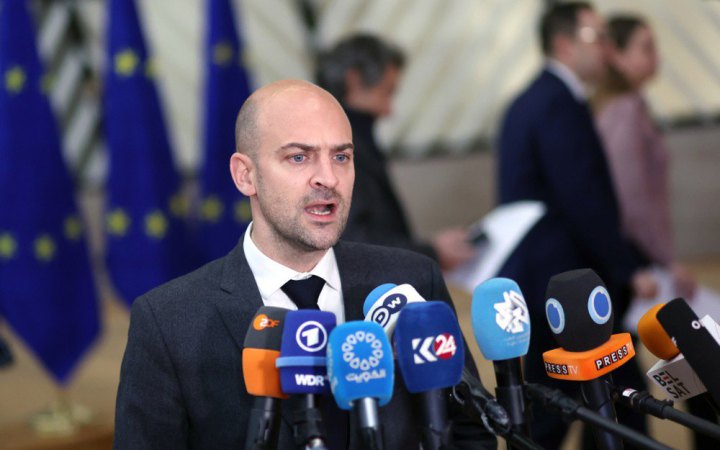 Глава МЗС Франції: Путін має серйозно розглянути оновлену мирну пропозицію США 