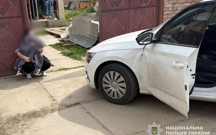 ​На Закарпатті затримали озброєного чоловіка, який викрав жінку з трирічною дитиною і стріляв по поліцейських