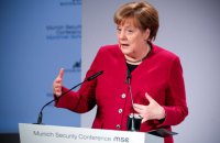 Меркель в третий раз за месяц перенесла приступ тремора