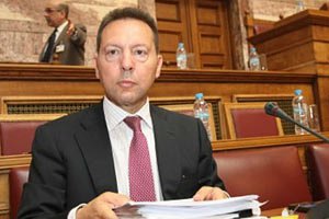 ​В Греции приведен к присяге новый министр финансов