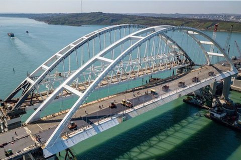 Оккупанты пустили по Керченскому мосту электричку в Анапу