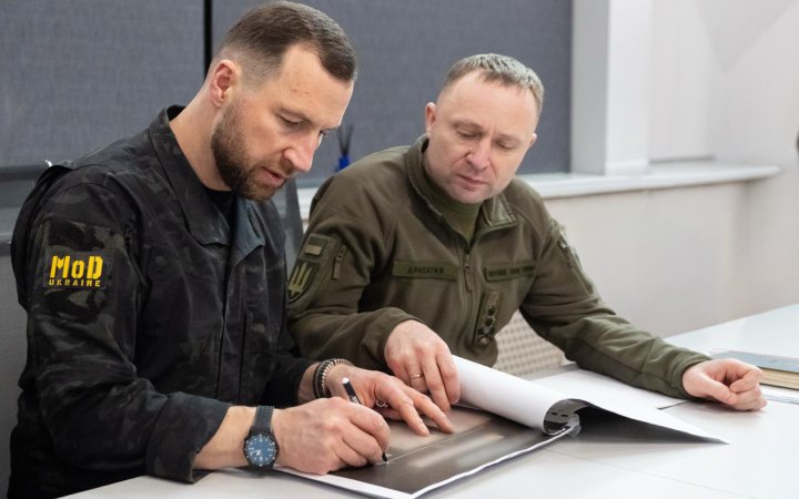 Ситуація на фронті та плани ворога: Міністр оборони та Головнокомандувач ЗСУ провели спільну нараду