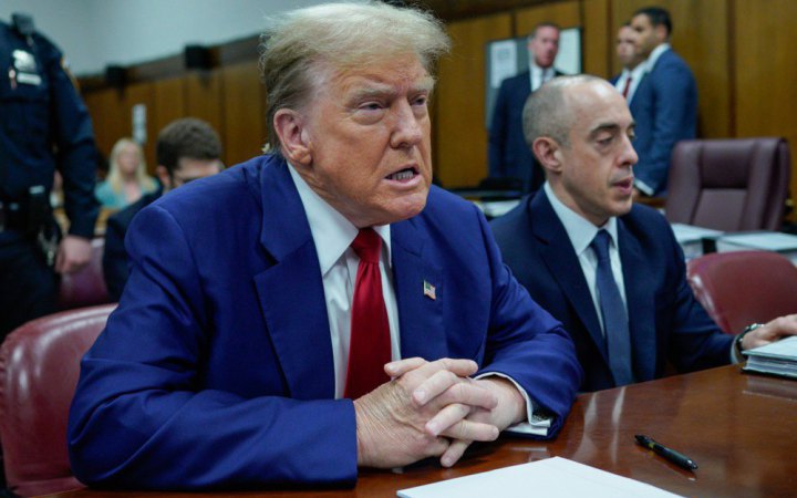 Суд над Трампом у справі про підкуп порнозірки: сторони виступили зі заключними аргументами