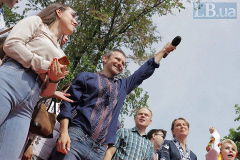 На выборах в парламент лидируют "Слуга народа", "Оппозиционная платформа" и "Голос" 