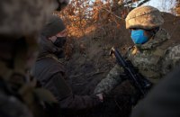 Зеленський зустрівся з військовослужбовцями на передовій