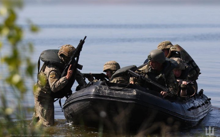 Сили оборони: армія РФ проводить перегрупування військ для спроби захоплення острівної зони Дніпра