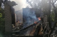 Оккупанты обстреляли Авдеевку, разрушены два дома