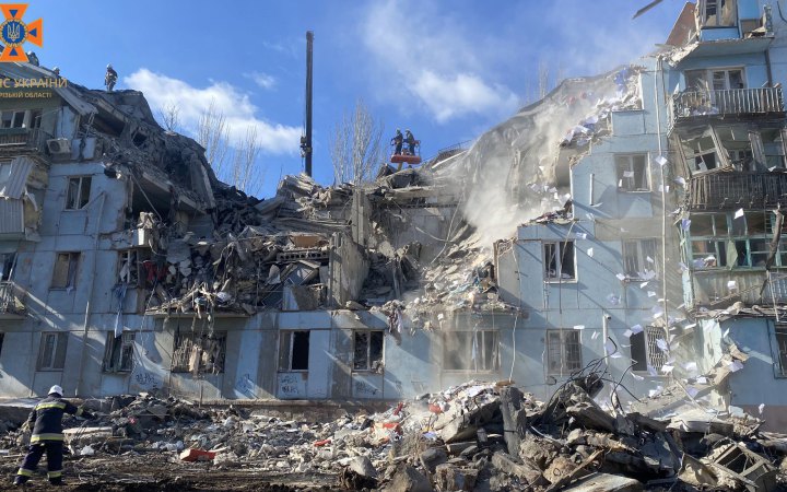 Через ракетний удар по Запоріжжю вважають безвісти зниклими 10 осіб (оновлення)