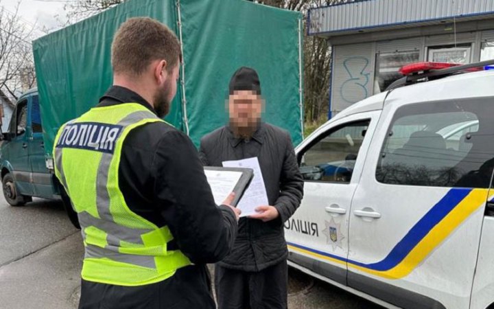 Правоохоронці підозрюють священнослужителя з Лаври у перешкоджанні журналістській діяльності