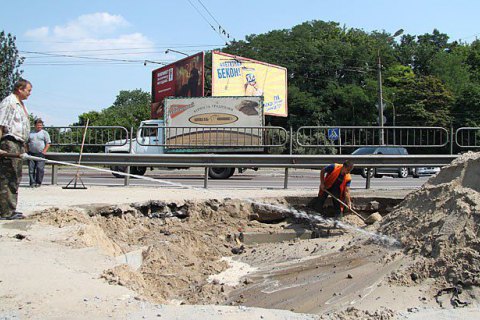 Коммунальные службы Киева ликвидировали аварию на коллекторе