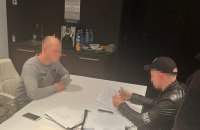 ДБР повідомило про підозру офіцеру, який подарував гранати помічнику Залужного