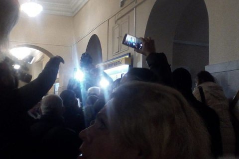 Инвесторы ЖК "Жемчужина Троещины" устроили потасовку в Киевсовете (обновлено)