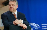 Тиск на Орбана посилюється, він готовий укласти угоду щодо 50 млрд євро для України, − Politico 