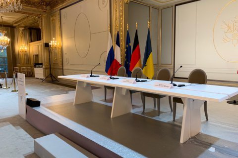 "Нормандский" саммит прервали ради переговоров Зеленского и Путина, - ОП
