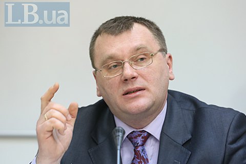 Експерт порівняв пенсійну реформу зі стрибком з парашутом