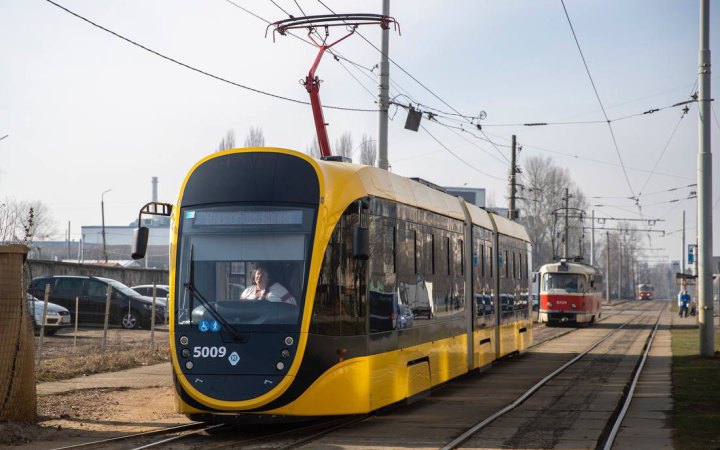 ​У двох районах Києва відновили роботу наземного електротранспорту (оновлено)