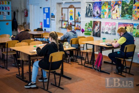 Минздрав: за месяц до начала учебного года вакцинированы 51% педагогов