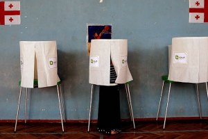 Оппозиция опередила партию Саакашвили на 15%