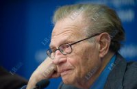 Ларри Кинг: Азарову искренне жаль Тимошенко