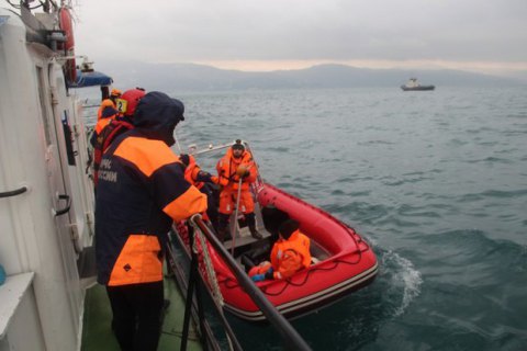 Кількох загиблих пасажирів російського Ту-154 знайдено в рятувальних жилетах