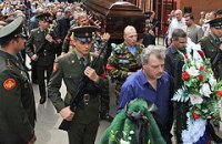 В Москве бросили "коктейль Молотова" в мемориал экс-полковнику Буданову 
