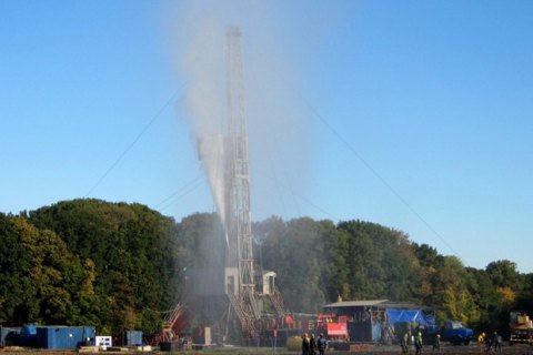 На скважине в Полтавской области борются с утечкой газа