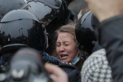 МИД Украины осудил насилие против протестующих в России