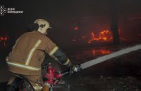 У Києві уламки безпілотника впали поблизу бізнес-центру