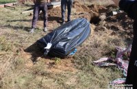 На Харківщині поліція ексгумувала тіло закатованого росіянами чоловіка