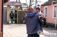 З Авдіївки евакуювали родину з двома дітьми