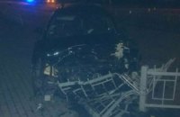 В Ровно после тройного ДТП автомобиль врезался в остановку, две женщины получили травмы