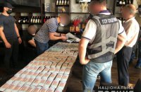 В Киеве во время получения 1 млн гривень взятки задержан организатор схемы хищения зерна из Госрезерва