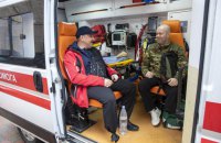 Перша група українських захисників вирушила до Берліна, де їм встановлять інноваційні протези