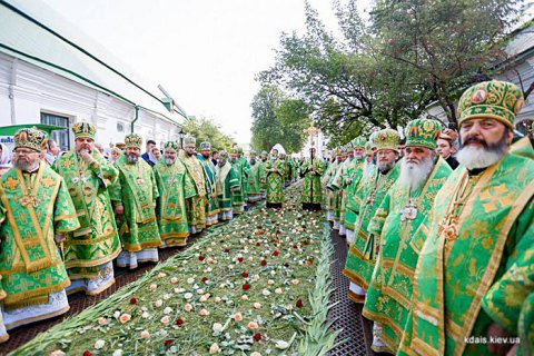 МОЗ вирішило почати вакцинацію священників