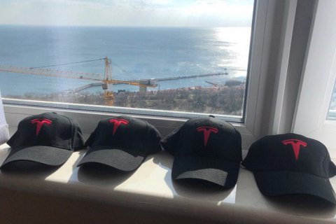 Полиция завершила расследование дела о фиктивной продаже Tesla в Украине 