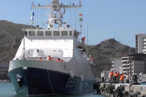 Россия отправила сторожевой корабль на защиту буровых вышек от Украины