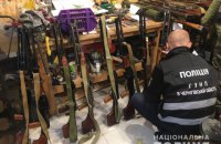 В Чернигове полицейские обнаружили арсенал оружия, среди находок - ручные гранаты и станковые пулеметы