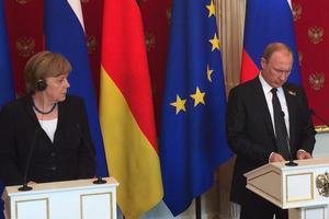 Меркель в присутствии Путина назвала преступной аннексию Крыма