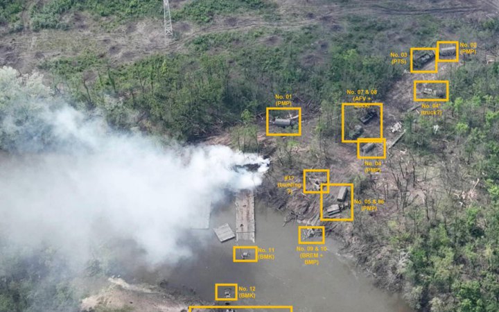 Росіяни під час обстрілів з боку українців виставляють ноги з окопів, аби отримати поранення і не воювати, - СтратКом