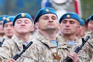 Российские военные отказались надевать береты
