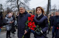 Порошенко у день вшанування героїв Небесної Сотні: "Перемоги над ворогом ще немає, але не треба втрачати віри"