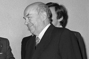 Умер личный переводчик Сталина