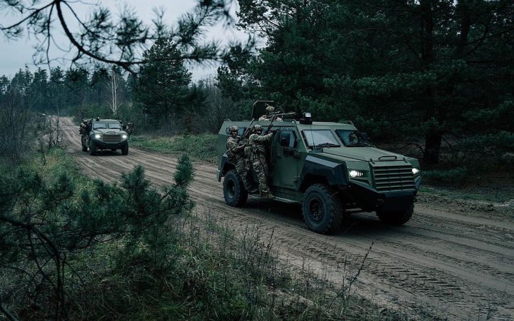 Україна отримала від Канади бронеавтомобілі Senator 