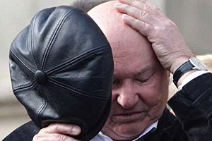 Лужков занялся разведением лошадей